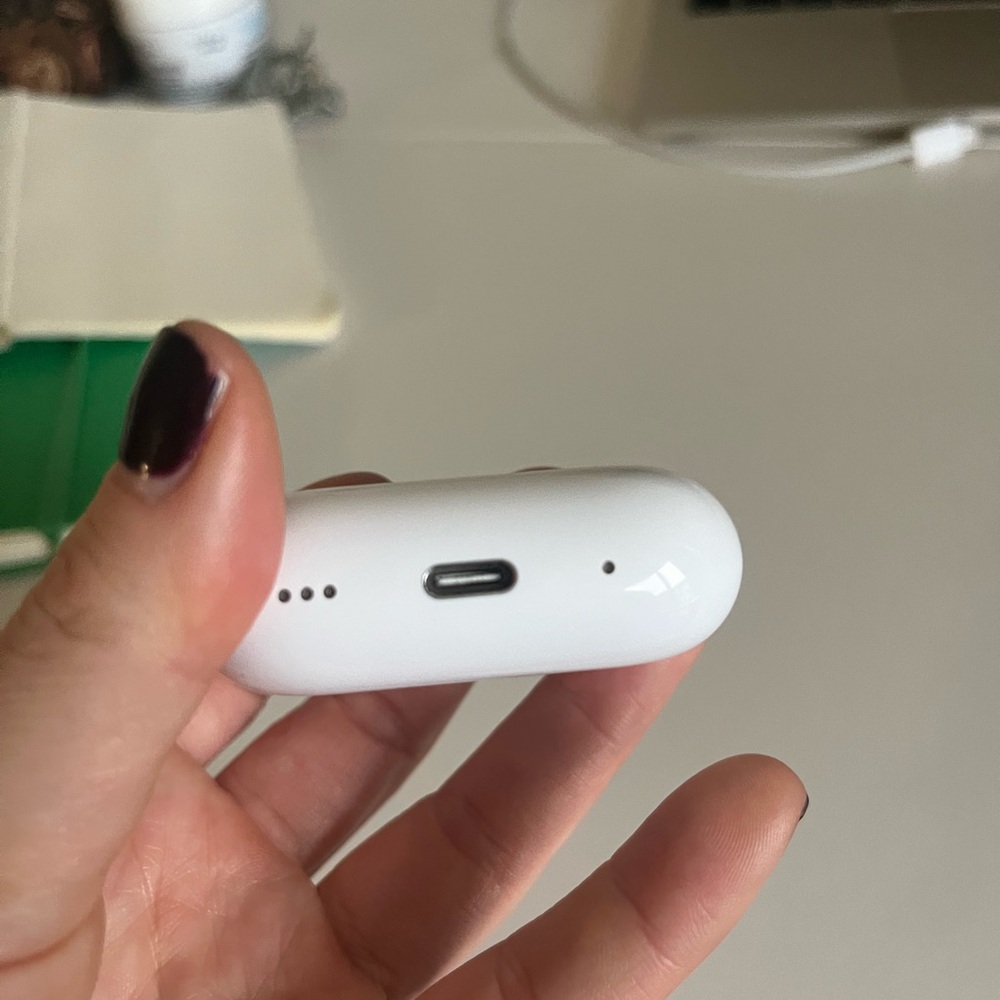 Apple AirPod Pro 2nd Gen L - Picture 5 of 8